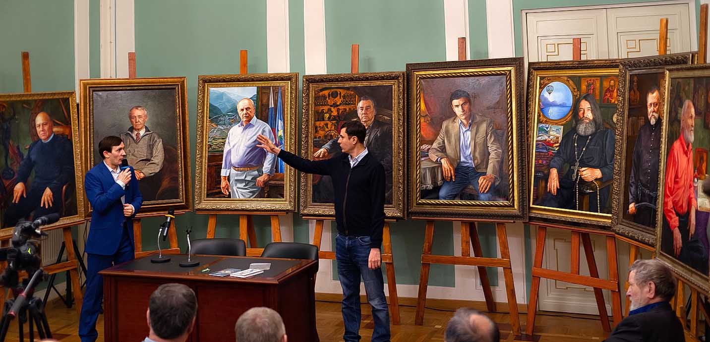 Александр Алмазов и Сергей Шаргунов открывают выставку картин